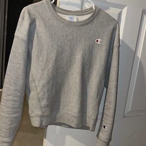 2/15!! Cute Champion Crewneck